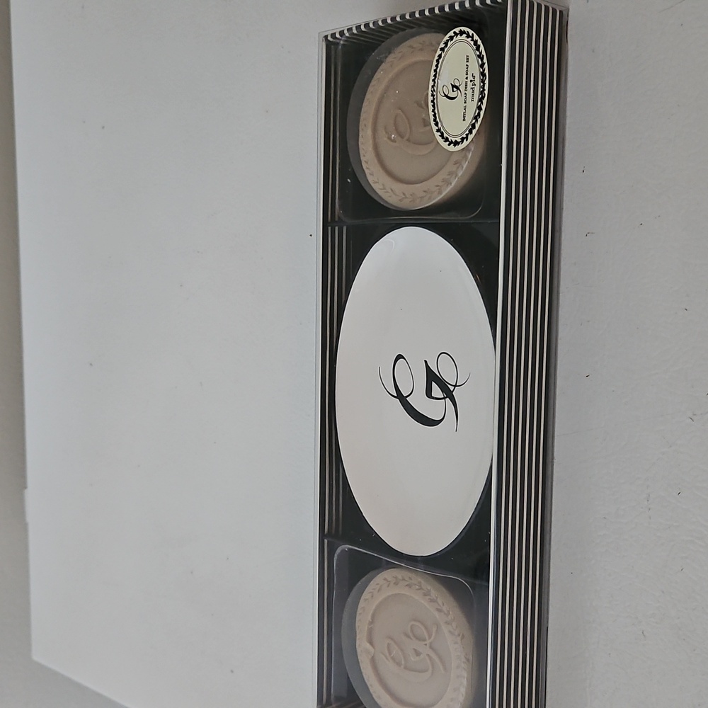 Mud Pie Initials G Cosmopolitan Home Soap Dish Gift Set